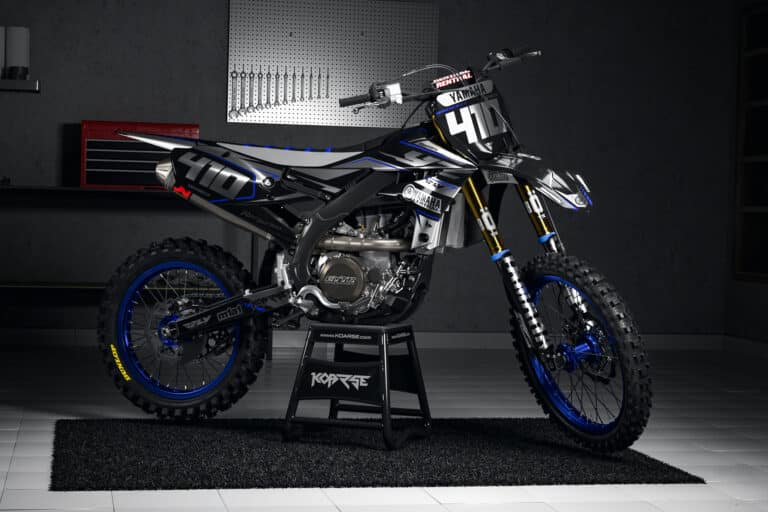 Slickar Grey - Yamaha Graphics Kit in Silver