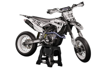 Noir is a Full Custom Bike Graphics kit that is available on the Koarse website which can be modified to fit all bike make and model.